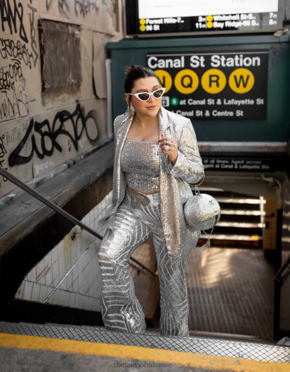 Women Kitsch Dancing Queen Crossbody Silver Betsey Johnson Accessories JHZ8F210