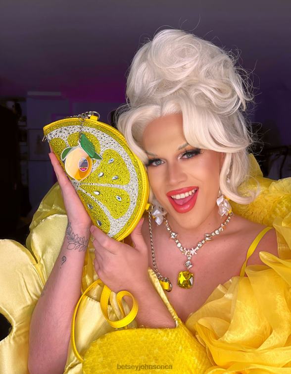 Women Kitsch Pucker Up Crossbody Yellow Betsey Johnson Accessories JHZ8F209