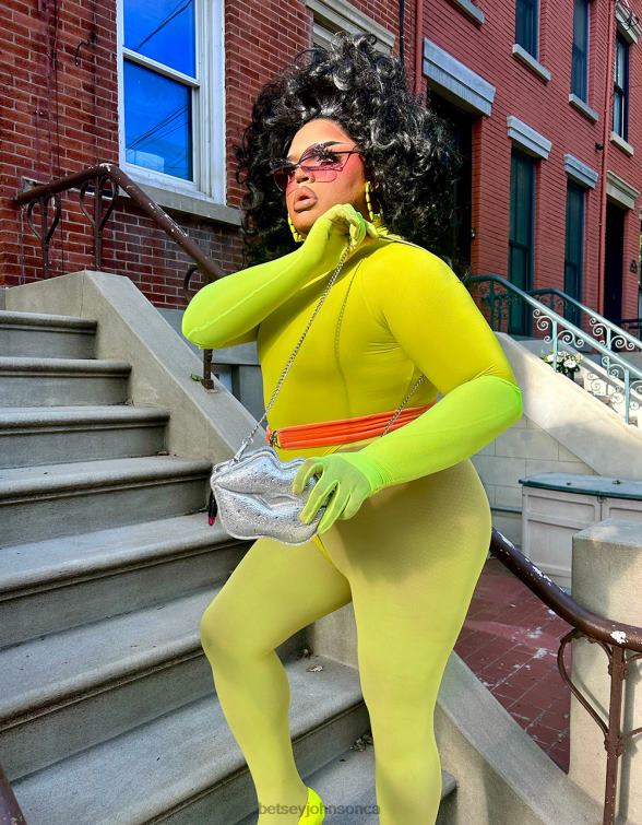 Women Kitsch Read My Lips Crossbody Silver Betsey Johnson Accessories JHZ8F213