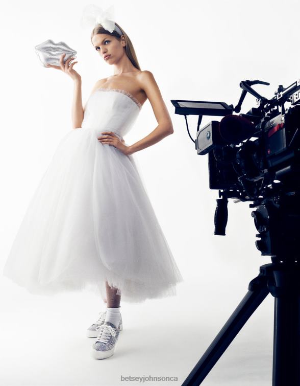 Women Kitsch Read My Lips Crossbody Silver Betsey Johnson Accessories JHZ8F213