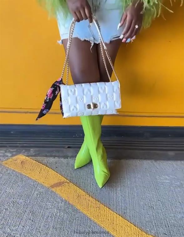 Women Skull N Hearts Flap Bag White Betsey Johnson Accessories JHZ8F228