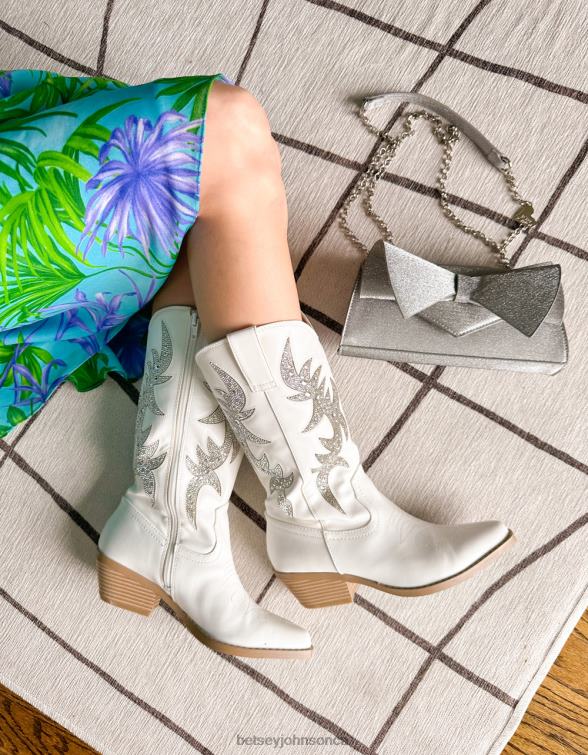 Women Aliza Ivory Betsey Johnson Shoes JHZ8F2