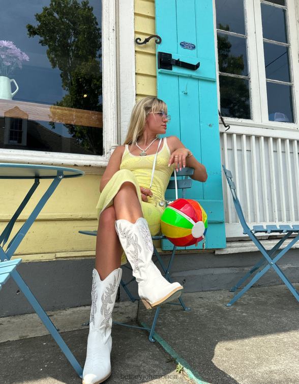 Women Aliza Ivory Betsey Johnson Shoes JHZ8F2