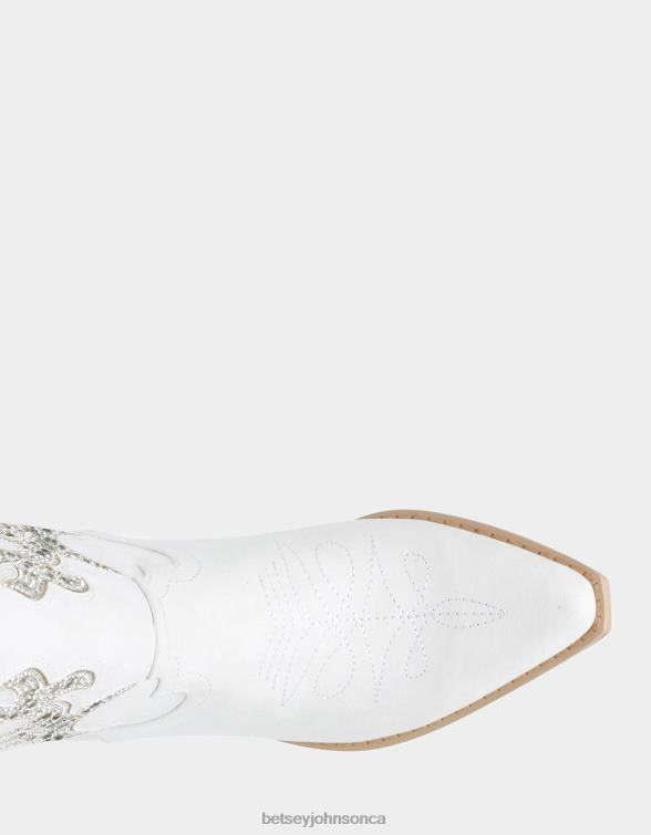 Women Aliza Ivory Betsey Johnson Shoes JHZ8F2