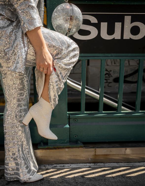 Women Cady Ivory Betsey Johnson Shoes JHZ8F48