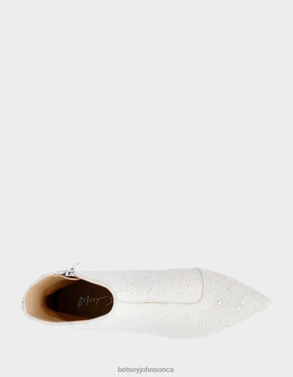 Women Cady Ivory Betsey Johnson Shoes JHZ8F48