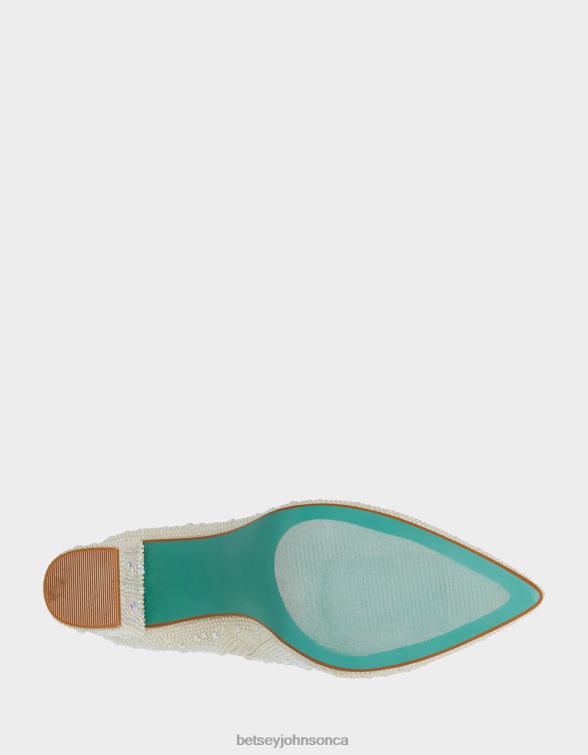 Women Cady Ivory Betsey Johnson Shoes JHZ8F48