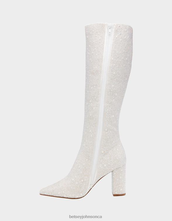 Women Candy Ivory Betsey Johnson Shoes JHZ8F190