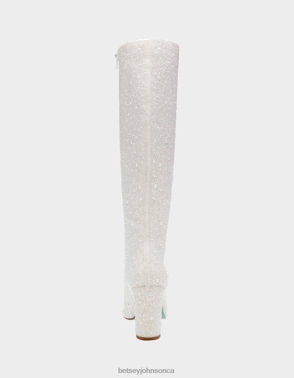 Women Candy Ivory Betsey Johnson Shoes JHZ8F190