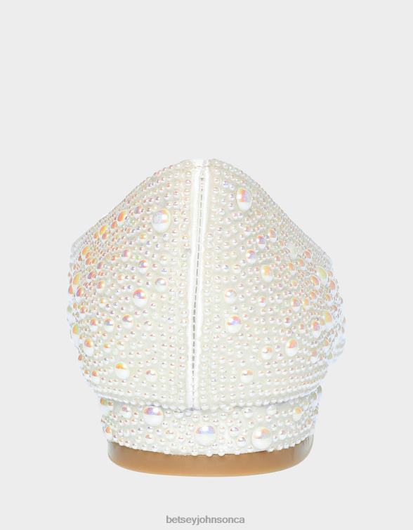 Women Sb-Jude Ivory Betsey Johnson Shoes JHZ8F136