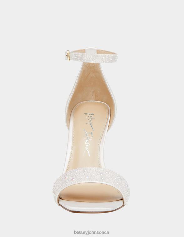 Women Dani Ivory Betsey Johnson Shoes JHZ8F52