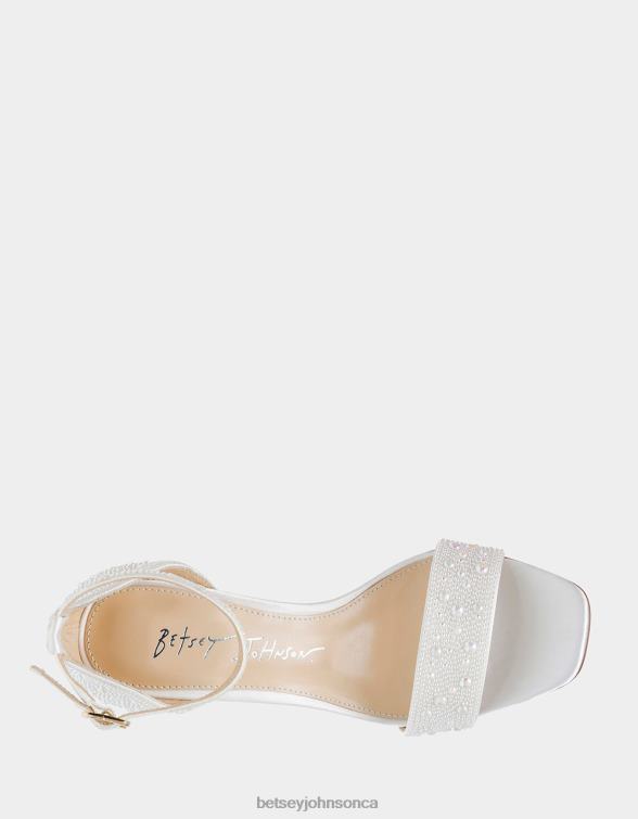 Women Dani Ivory Betsey Johnson Shoes JHZ8F52