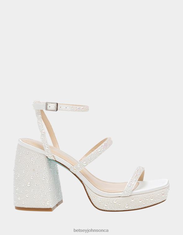 Women Denni Ivory Betsey Johnson Shoes JHZ8F69