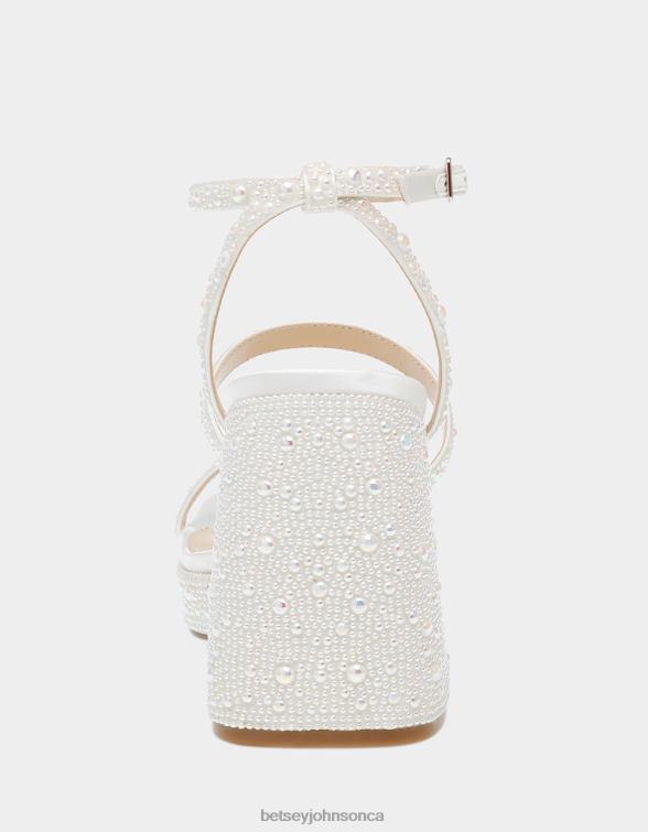 Women Denni Ivory Betsey Johnson Shoes JHZ8F69