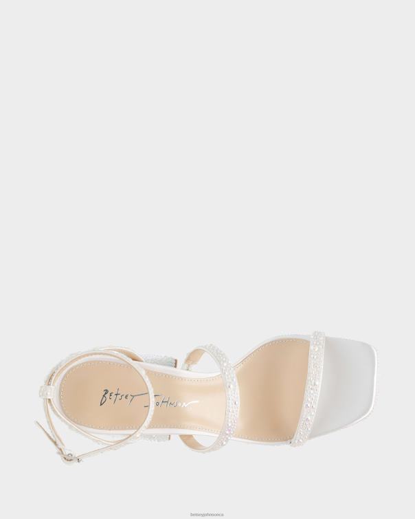 Women Denni Ivory Betsey Johnson Shoes JHZ8F69