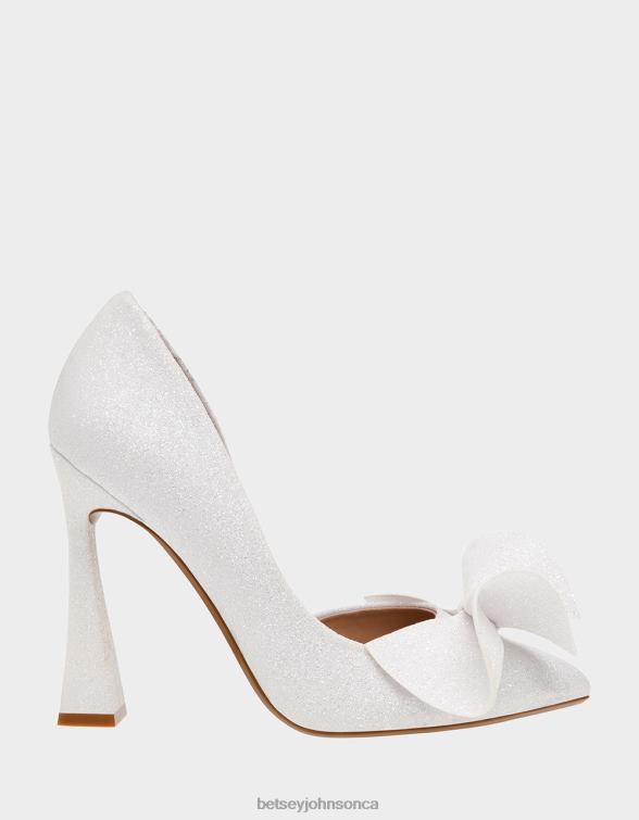 Women Nobble Ivory Betsey Johnson Shoes JHZ8F84