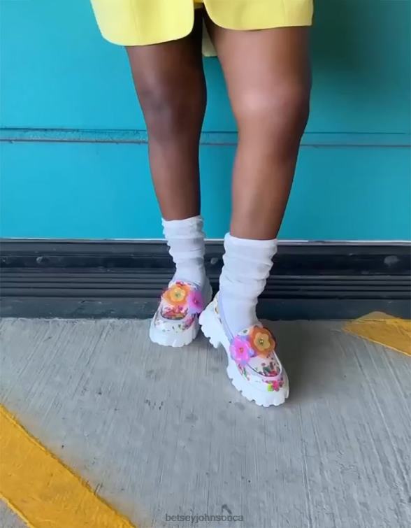 Women Vinie Floral Multi Betsey Johnson Shoes JHZ8F53