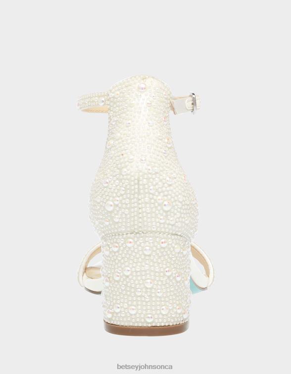 Women Mari Ivory Betsey Johnson Shoes JHZ8F38