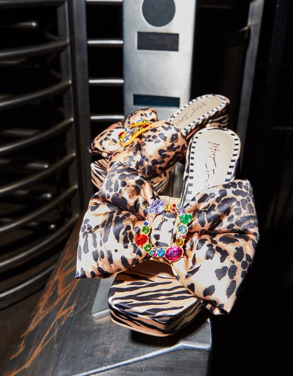 Women Possie Leopard Multi Betsey Johnson Shoes JHZ8F5