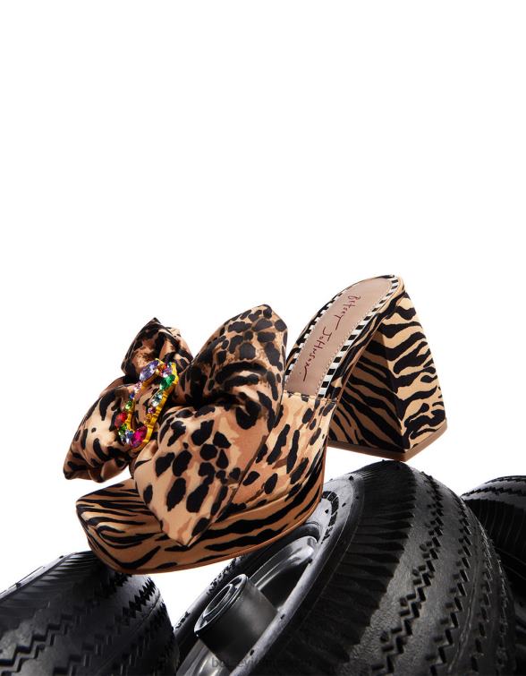 Women Possie Leopard Multi Betsey Johnson Shoes JHZ8F5