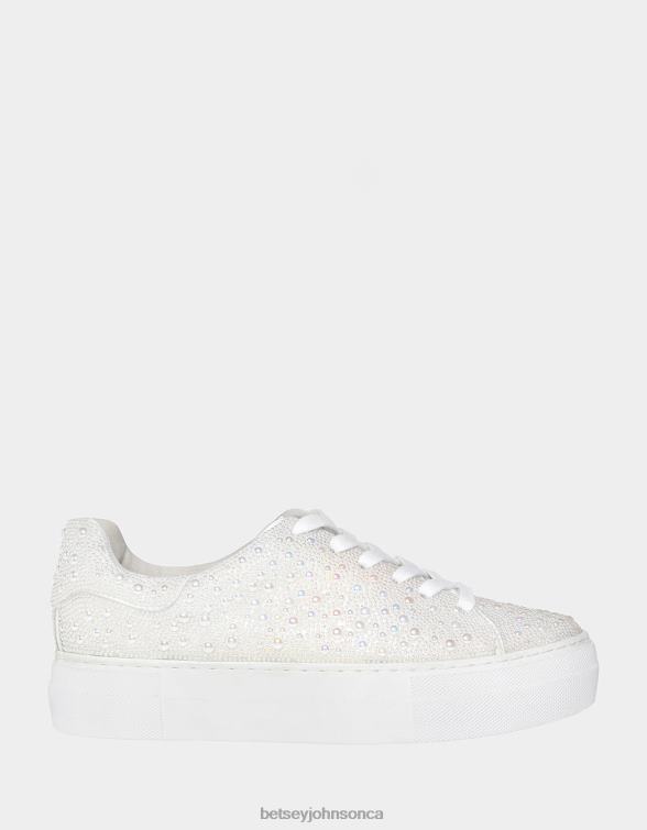 Women Sidny Ivory Betsey Johnson Shoes JHZ8F3